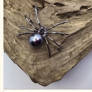 Spider brooch pin black gray pearl insect gunmetal